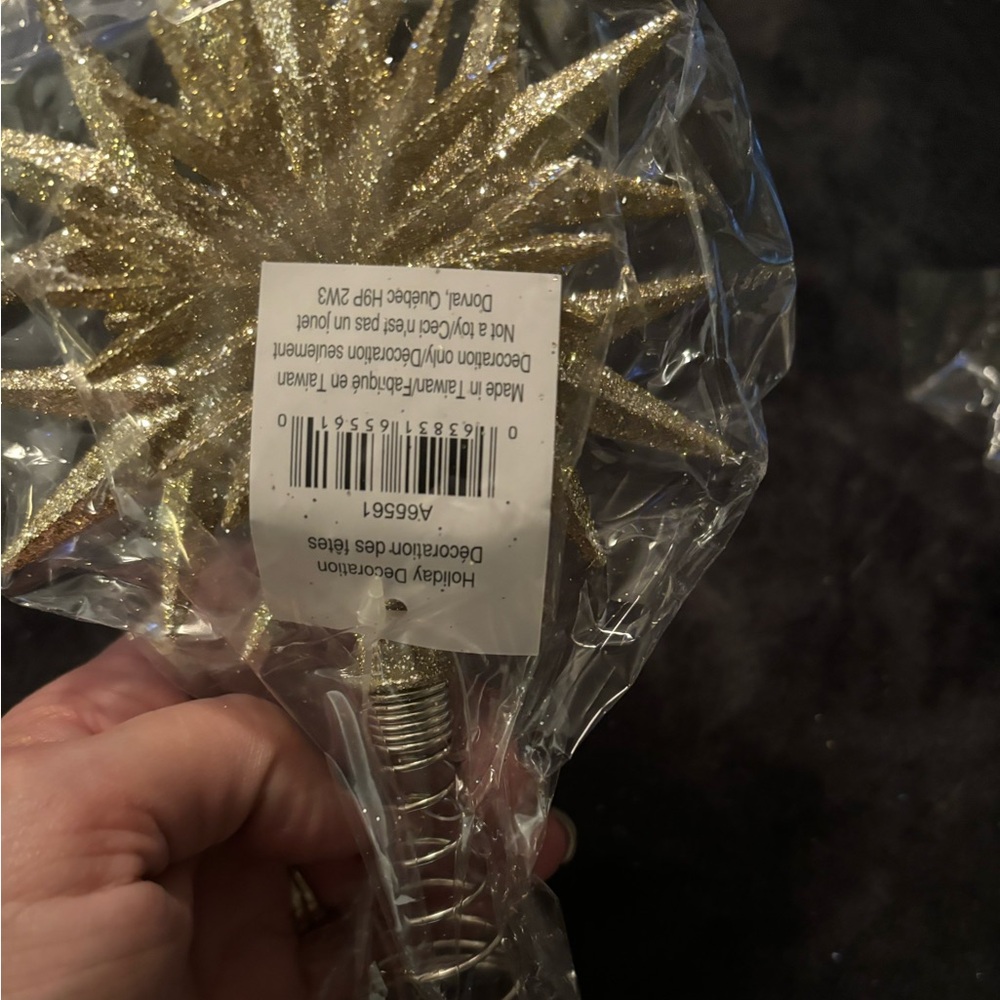 Brand new mini tree topper gold star